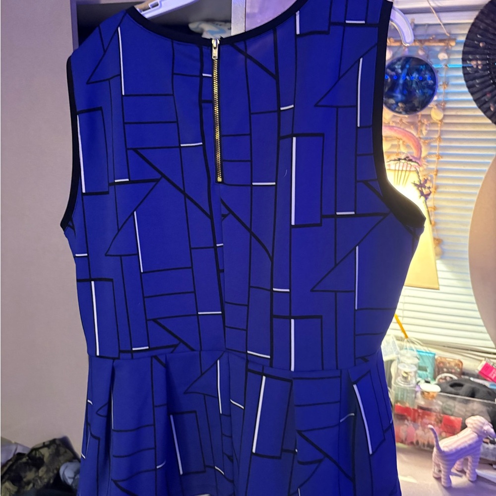 Geometric Blue Sleeveless blouse